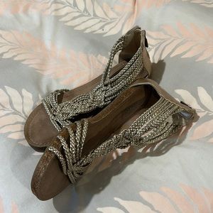 Adam Tucker cute summer sandal